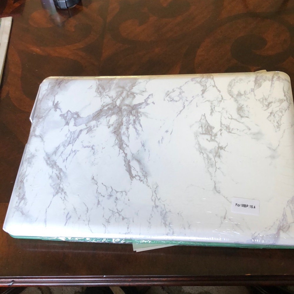 MacBook Air 15inch marble case